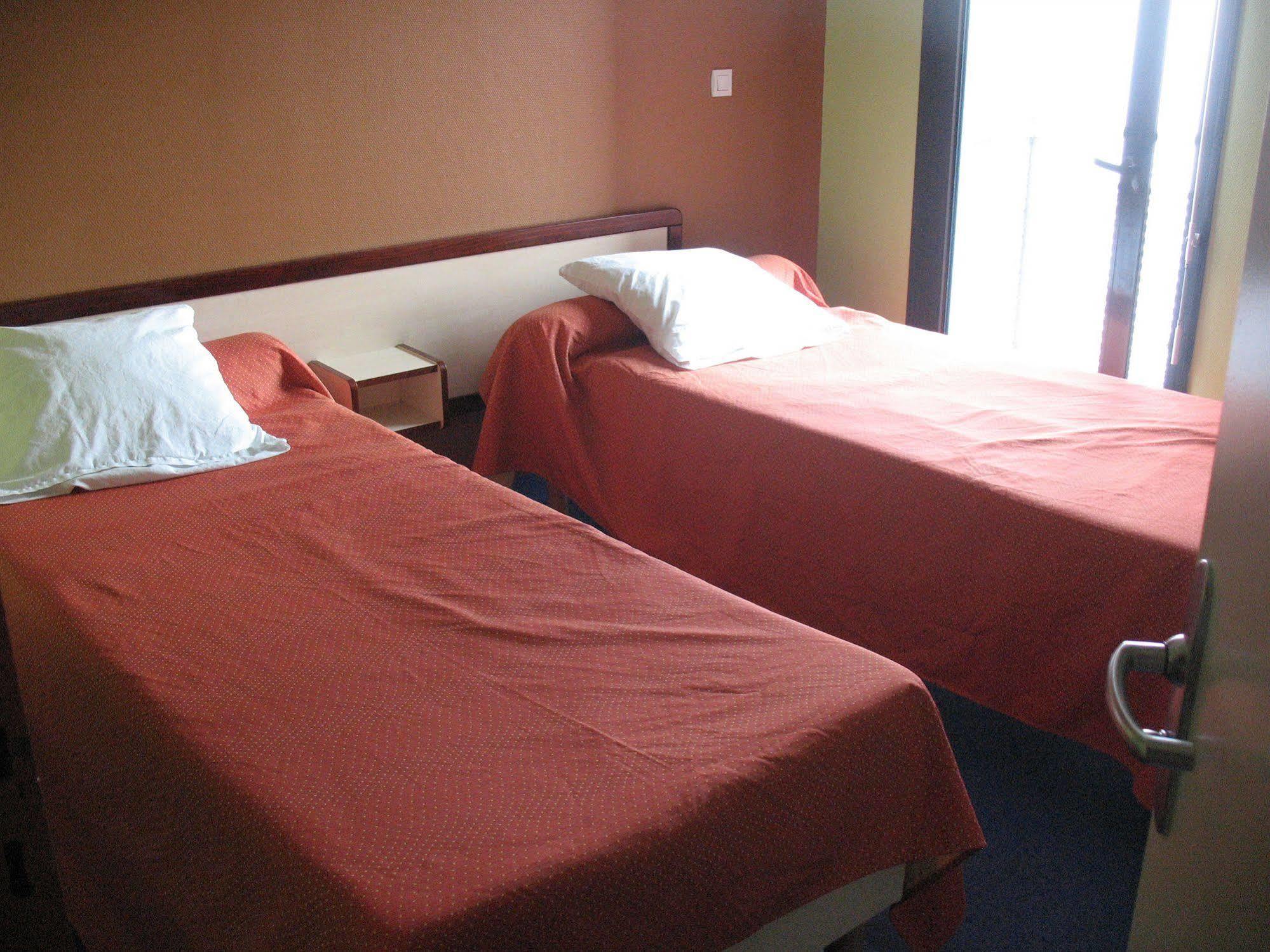 Home Du Buisson Hotel Des Familles Isle Kültér fotó